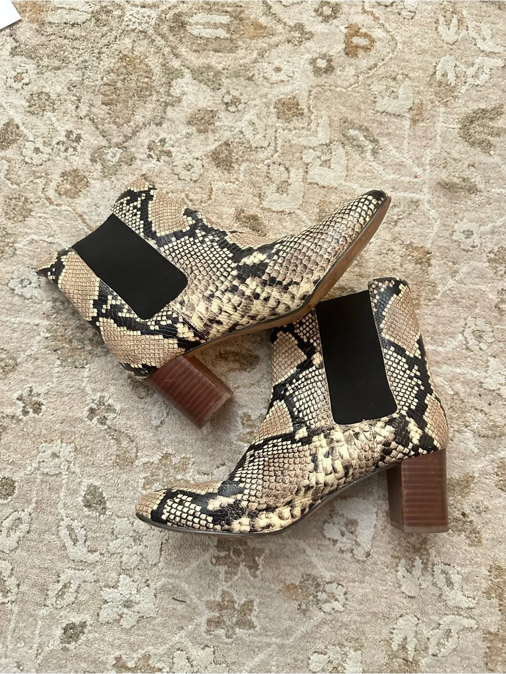 J. Crew Willa Snake-Print Chelsea Leather Ankle Boots in Black Beige sz 9 / 39.5 - Picture 4 of 7